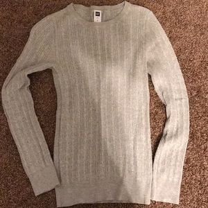 ⭐️Bundle 5 for $20⭐️ Grey GAP sweater